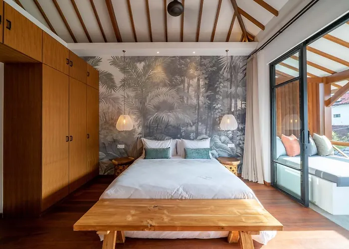 Nusantara 5 By Alfred In Bali * 坎古